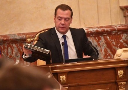 Эксперт назвал три кандидатуры на замену премьер-министру Медведеву