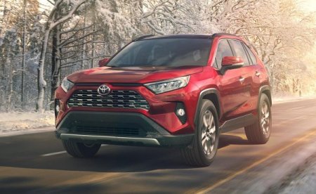 Toyota RAV4 2019 дебютировал на автосалоне в Нью-Йорке