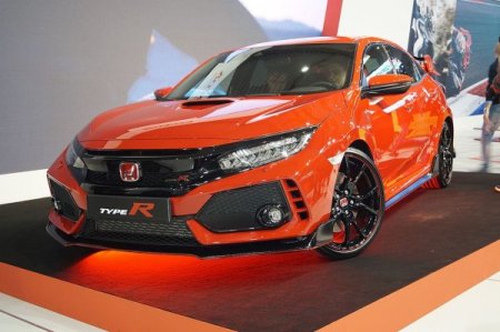 "Заряженный" Honda Civic Type R станет еще мощнее