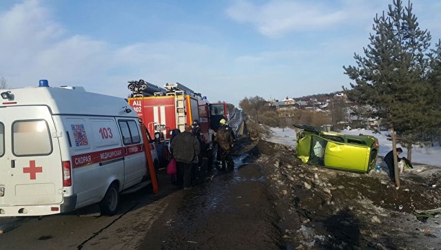 Вертолет эвакуирует в больницу пострадавшего в ДТП в новой Москве ребенка