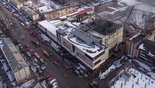 Медведев от имени кабмина выразил соболезнования семьям погибших при пожаре в Кемерово