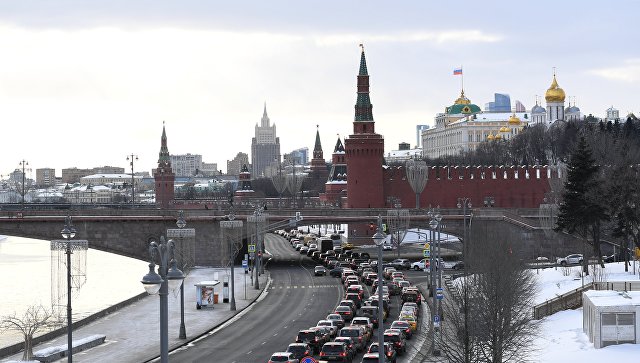 Автовладельцам в Москве рекомендовали не торопиться с заменой зимней резины