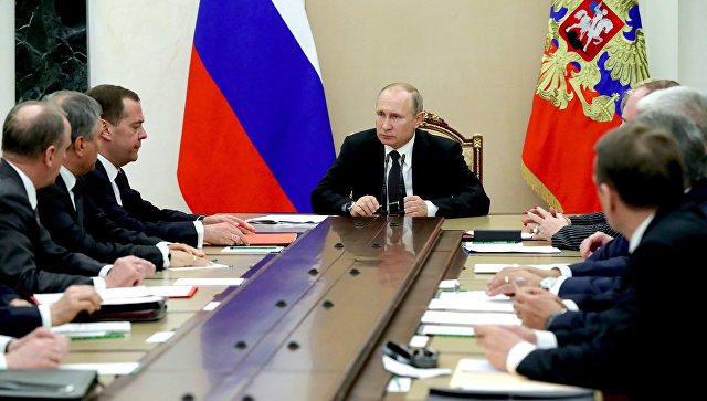 Путин обсудил с членами Совбеза вопросы внешней политики