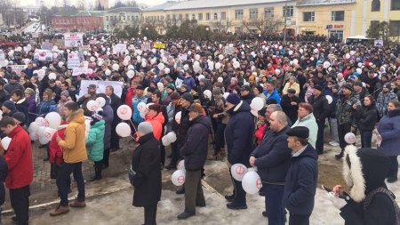 Жители Волоколамска проводят митинг и хотят закрыть полигон «Ядрово»