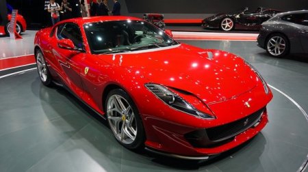 Эксперты протестировали на дороге Ferrari 812 Superfast