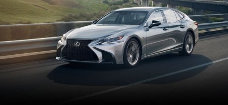 Обновленный седан Lexus IS добрался до России