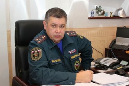 Силовики пришли с обыском в дом главы кемеровского МЧС
