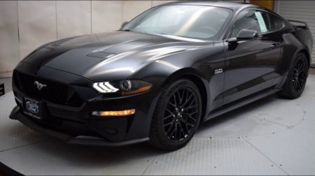Представлен спорткар Ford Mustang Bullit 2019 в цвете Shadow Black