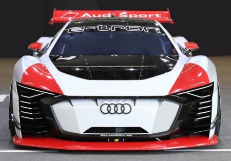 Audi представила новый электрический спорткар e-tron Vision Gran Turismo