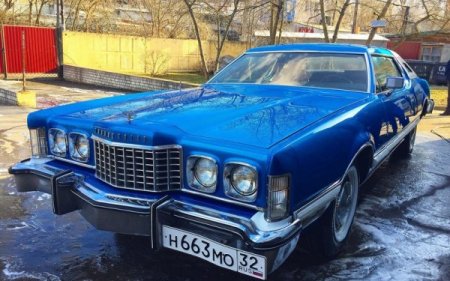 В Брянске продается раритетный Ford Thunderbird за 1 500 000 рублей