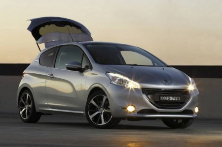 Трехдверный Peugeot 208 снимают с производства