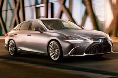 Седан Lexus ES нового поколения рассекретили накануне премьеры