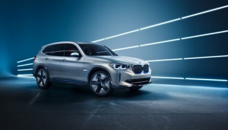 BMW представил электрический кроссовер Concept iX3 в Пекине