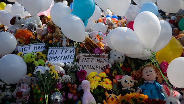 В Благовещенске произошел пожар на мемориале памяти жертв ЧП в Кемерово