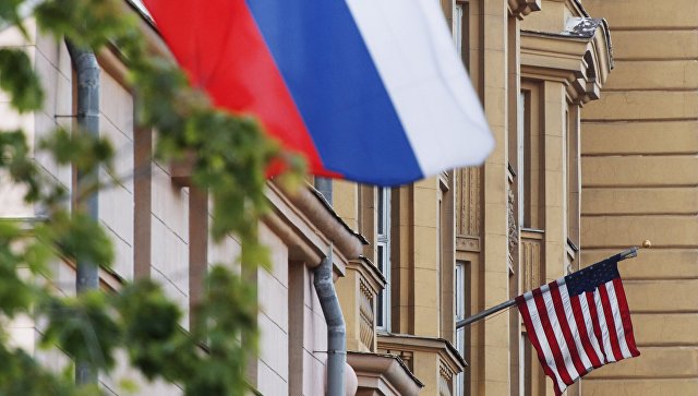 США продолжат улучшать отношения с Россией, заявило посольство