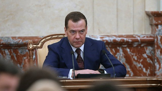 КПРФ обсудит с Медведевым вопросы развития аграрного сектора