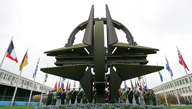 Если НАТО не хочет диалога с Россией, то это выбор альянса, заявил Грушко