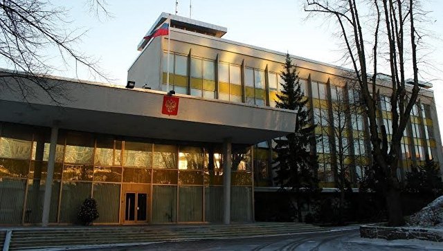 Повредившему собственность российской дипмиссии в Швеции назначили лечение