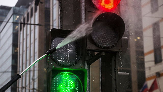 Власти: подсветка светофоров в Москве сводит ДТП с пешеходами почти к нулю