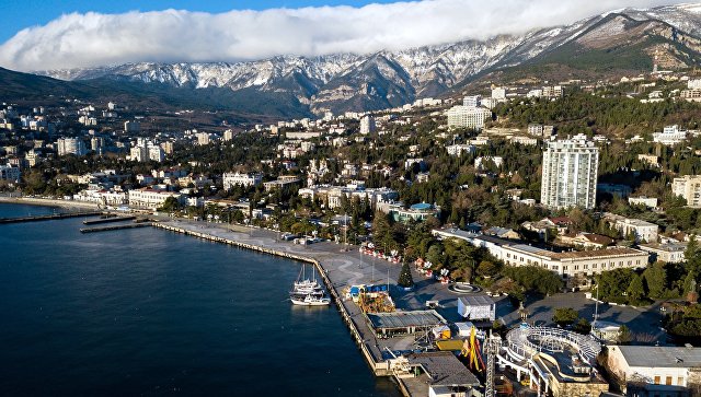 Крым готовится к новому сезону: "шалманы" будут сносить, а набережные и пляжи - реставрировать