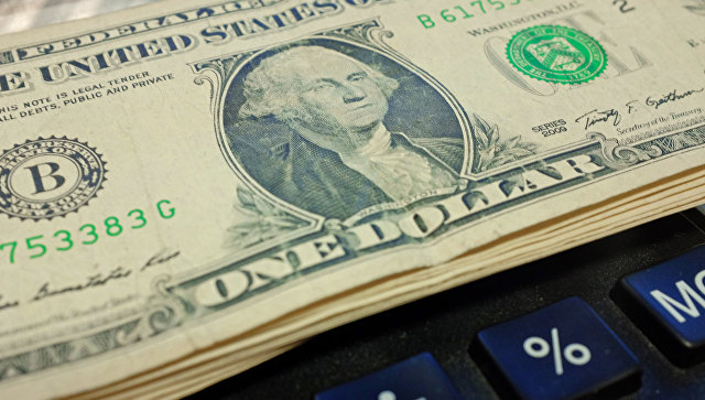 Доллар дорожает в надежде на переговоры США и Китая по пошлинам