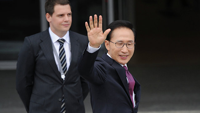 Бывшему президенту Южной Кореи Ли Мен Баку предъявили обвинения в коррупции