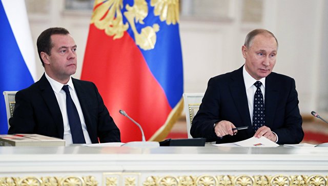 Путин и Медведев обсудят подготовку к отчету правительства в Госдуме