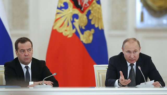 Путин пожелал Медведеву конструктивной работы с депутатами Госдумы