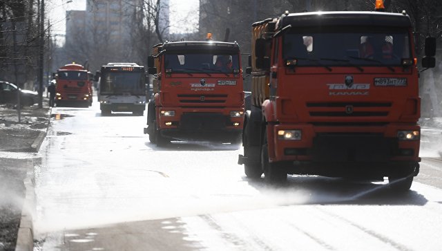 Московские дороги помоют после обработки моющим средством