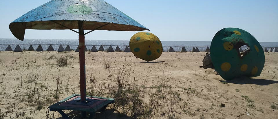 Жесть: Как выглядит разрушенный курорт на берегу Азовского моря (Фото)