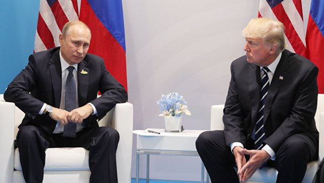 Никакого обсуждения встречи Путина и Трампа не ведется, заявил Песков