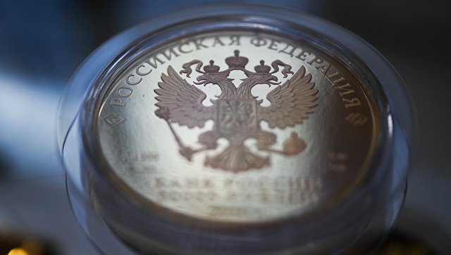 Укрепили рубль: Трамп отложил введение новых антироссийских санкций