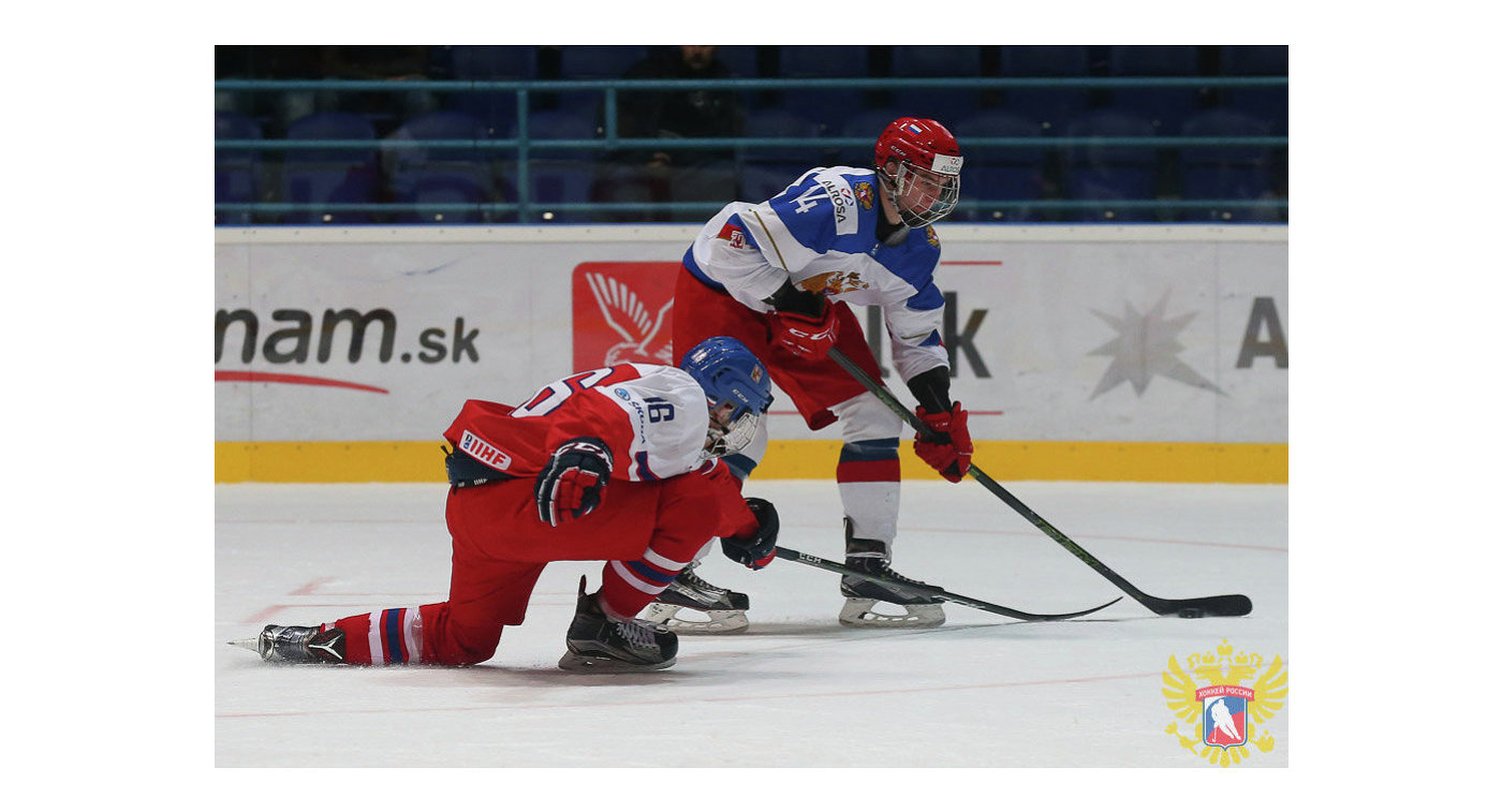 ФХР попросила IIHF помочь в ситуации со Свечниковым, которого клуб не отпустил на ЮЧМ