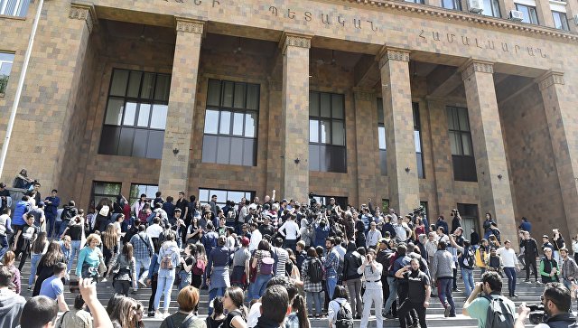 Противники премьера Армении планируют в среду вечером провести митинг в Ереване