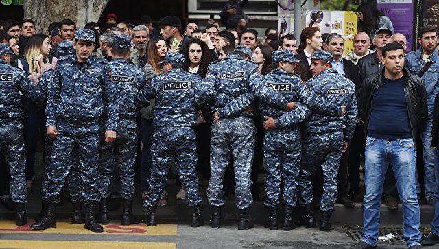 Число задержанных в Ереване демонстрантов достигло 62