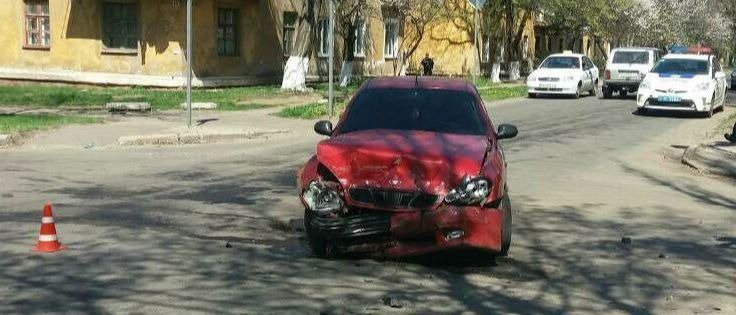 В Краматорске столкнулись два автомобиля: Пострадал мужчина