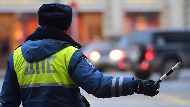 Источник сообщил об одном погибшем в ДТП с грузовиком в Москве - РИА Новости, 24.04.2018