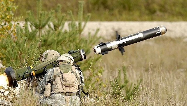 Порошенко поблагодарил США за поставку ракетных комплексов Javelin