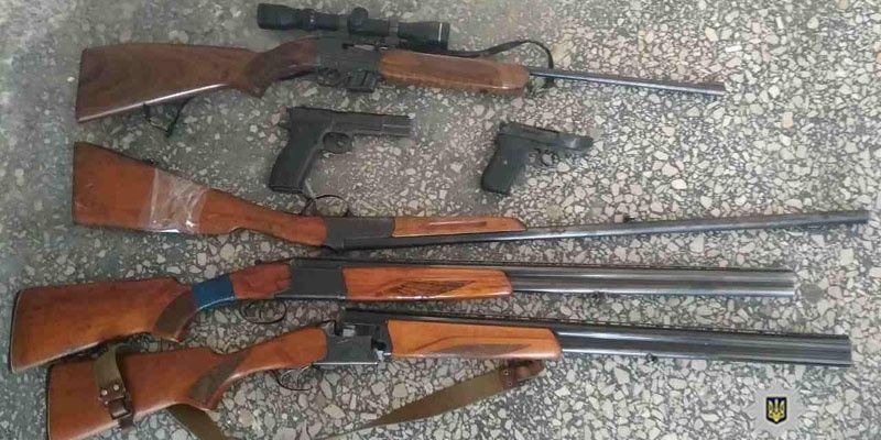 Жители Донетчины за три дня сдали в полицию 60 единиц оружия