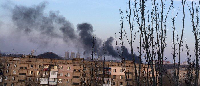 Пожар в Донецке: город окутали клубы дыма (Фото)