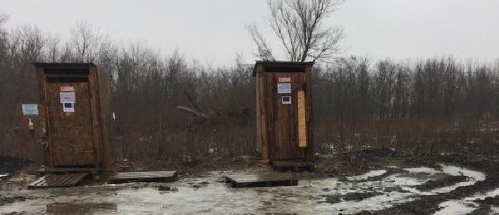 Вонь невозможно выдержать. Это негуманно, – Хуг о туалетах на КПВВ