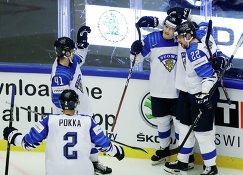 Хоккейный ЧМ-2018: шведы и финны выиграли свои группы, белорусы покинули элиту