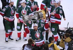 Возглавляющий "Ак Барс" Зинэтула Билялетдинов, ставший лучшим тренером сезона КХЛ