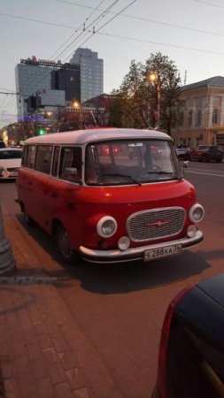 Воронеж вновь удивляет На дорогах города заснят винтажный Barkas B1000