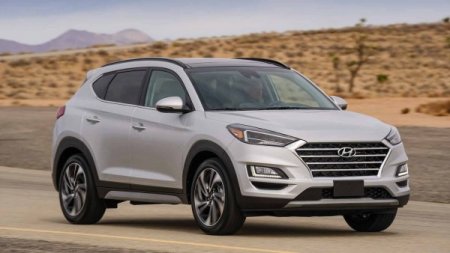 Новый Hyundai Tucson 2019 "засветился" недалеко от дилерского центра