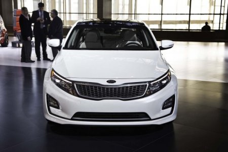 Продажи обновлённого гибрида Kia К5 стартуют летом 2018 года