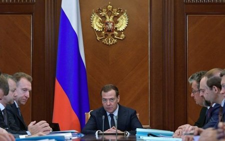 Медведев назвал кандидатуры на пост вице-премьеров