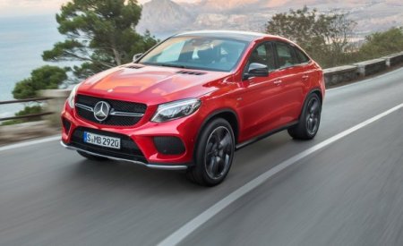 Mercedes-Benz тестирует два прототипа GLE 2019