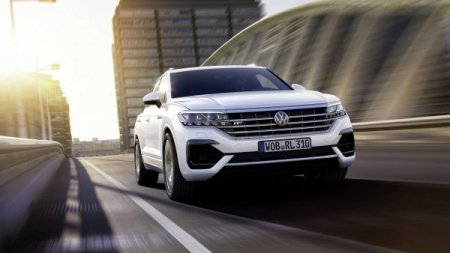 Volkswagen Touareg получит управляемые задние колёса