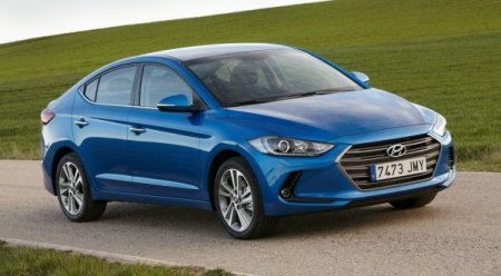 В сети появились первые шпионские фото обновленного Hyundai Elantra